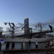 El Cuauhtémoc choca con el puente de Brooklyn… y Morena con la realidad